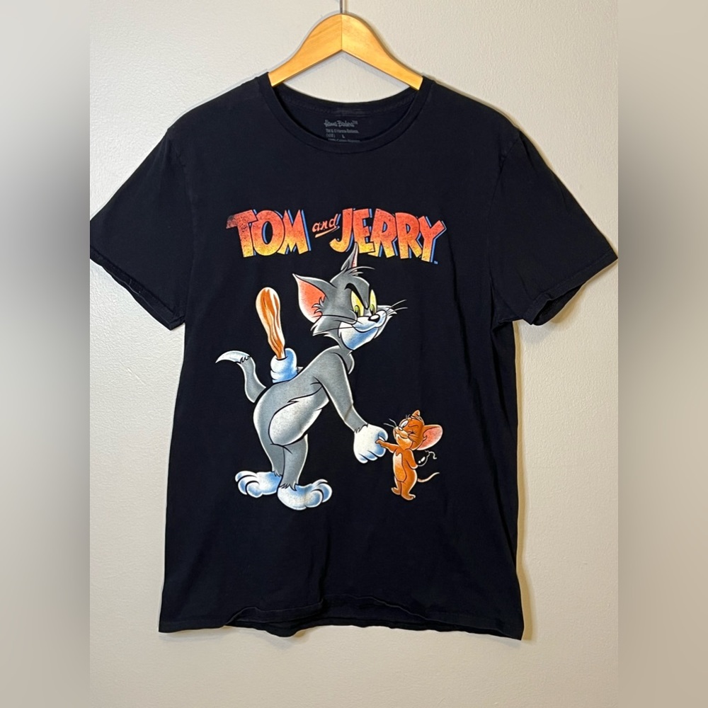 Vintage Style Tom and Jerry Graphic Tee Adult size Large